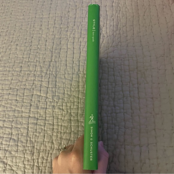 ♠️SALE♠️ Kate Spade Style book - Picture 3 of 6